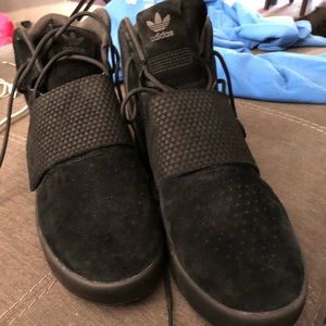 Adidas tubular invader strap sneakers